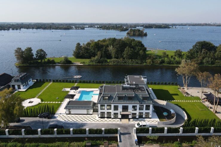 Duurste huis van Nederland met uitzicht op de plassen