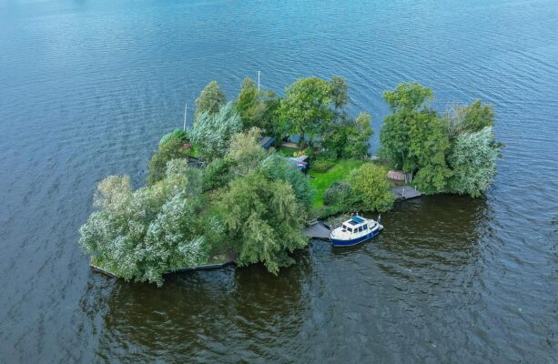 Een eiland te koop in Nederland