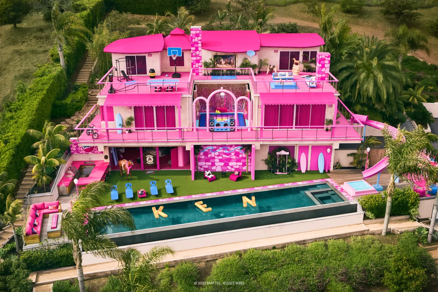 Het huis van Barbie nu op Airbnb met GRATIS overnachting